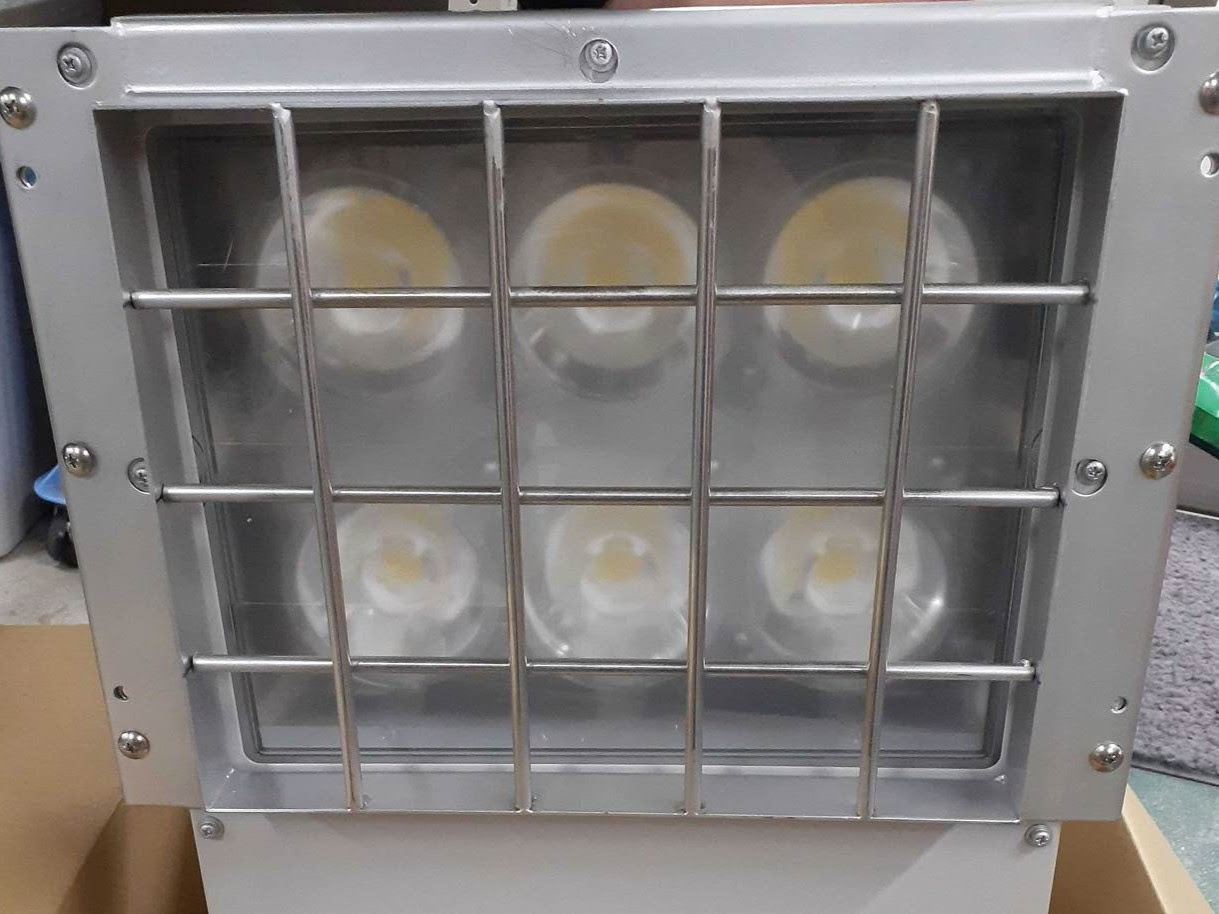 屋外照明向け防球ガード